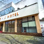 J Hotel