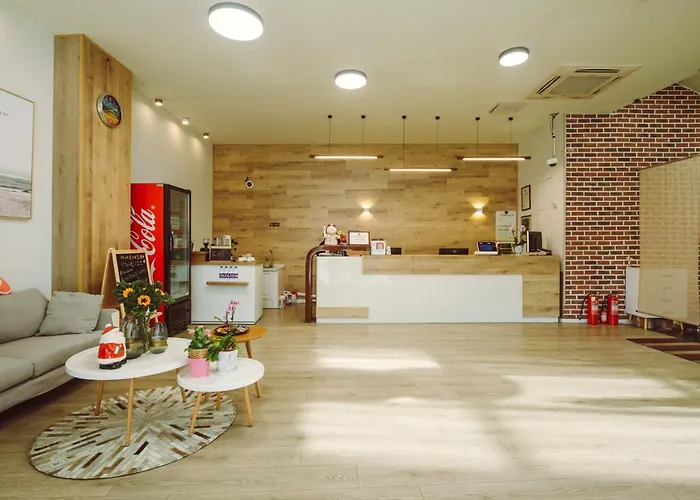 J Hotel