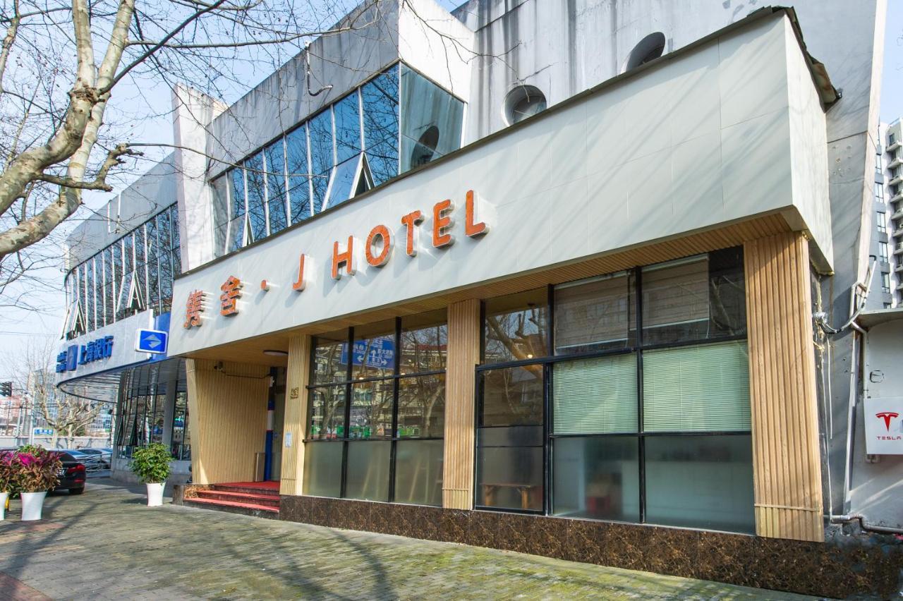 Hotel J