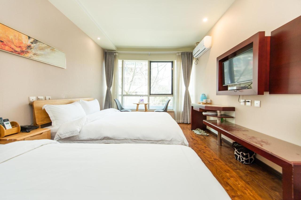 J Hotel Shanghai