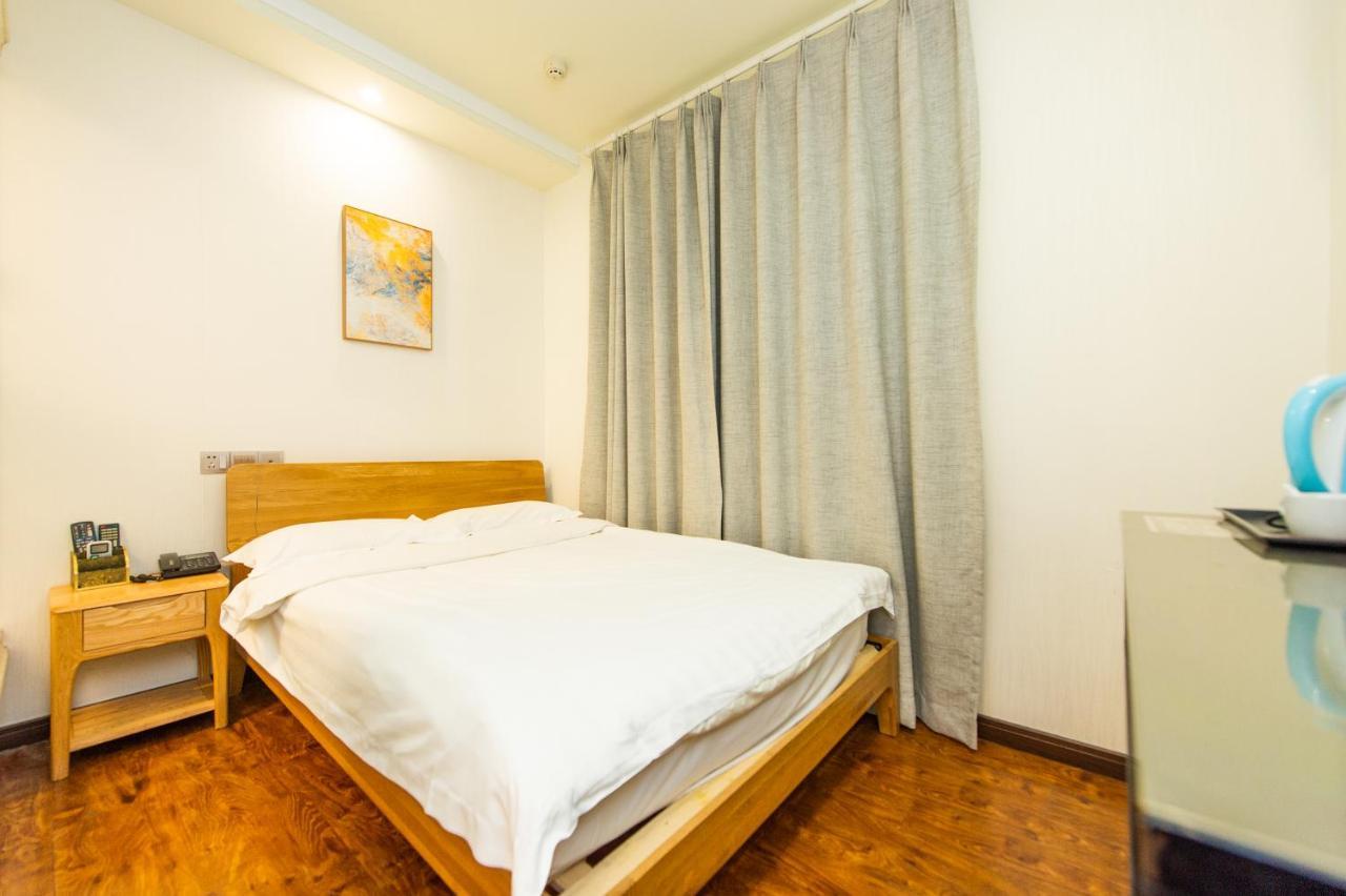 Hotel J 3*